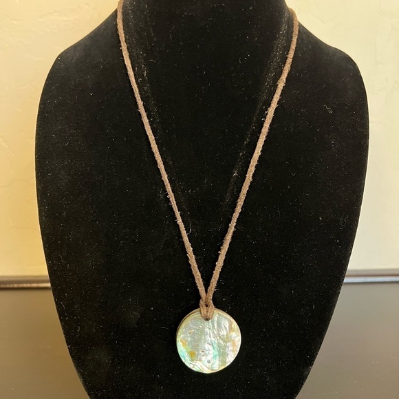 Polished Shell handmade Reversible doublesided necklace on a soft leather cord - Picture 4 of 7